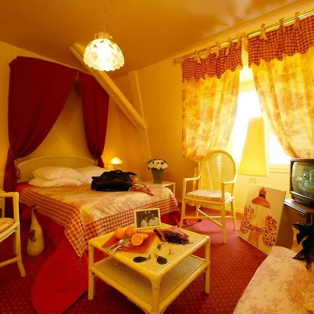Hotel Saint-jacques Saint-Saud-Lacoussière