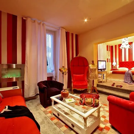 Hotel Logis Saint-jacques Saint-Saud-Lacoussiere