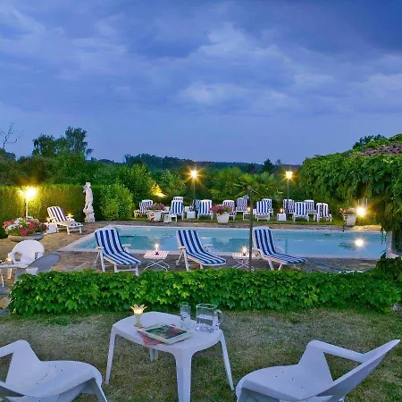 Logis Saint-jacques Hotel Saint-Saud-Lacoussiere