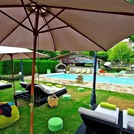 Logis Saint-jacques Hotel Saint-Saud-Lacoussiere