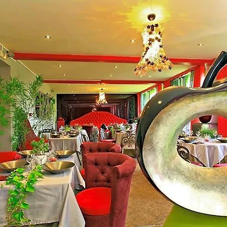 Hotel Saint-jacques Saint-Saud-Lacoussière