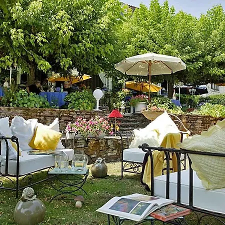 Hotel Saint-jacques Saint-Saud-Lacoussière