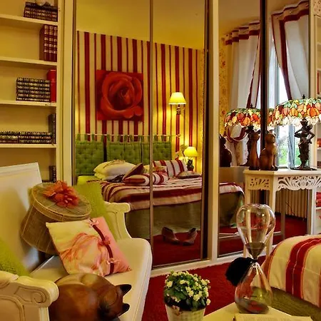 Hotel Logis Saint-jacques Saint-Saud-Lacoussiere