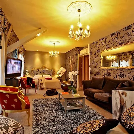 Logis Saint-jacques Saint-Saud-Lacoussiere