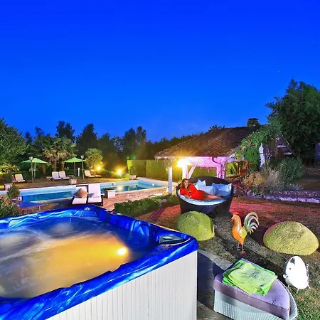 מלון Logis Saint-jacques 3*