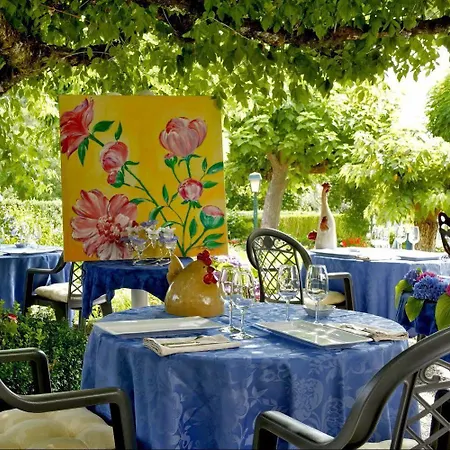 Logis Saint-jacques Hotel Saint-Saud-Lacoussiere