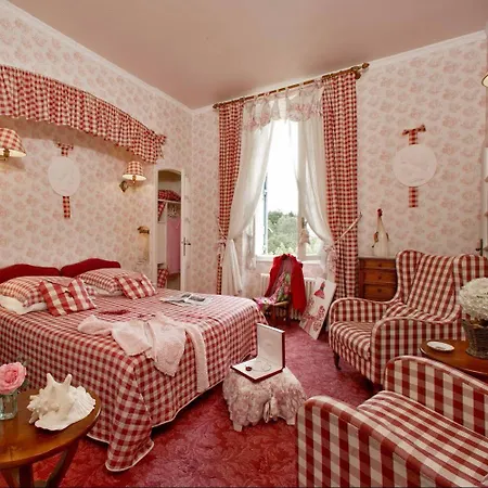 Logis Saint-jacques מלון 3*