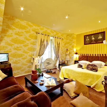 Logis Saint-jacques Saint-Saud-Lacoussiere