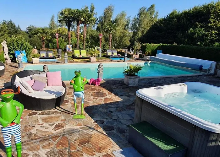 Logis Saint-jacques Hotel