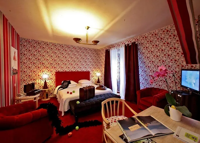 Logis Saint-jacques Hotel