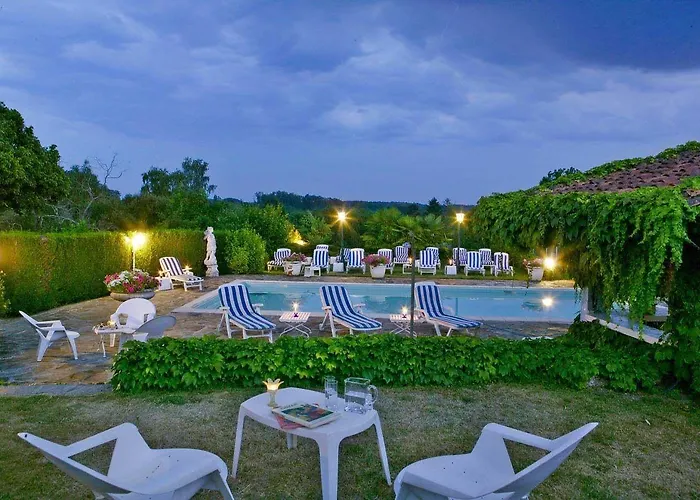 Logis Saint-jacques Hotel Saint-Saud-Lacoussière