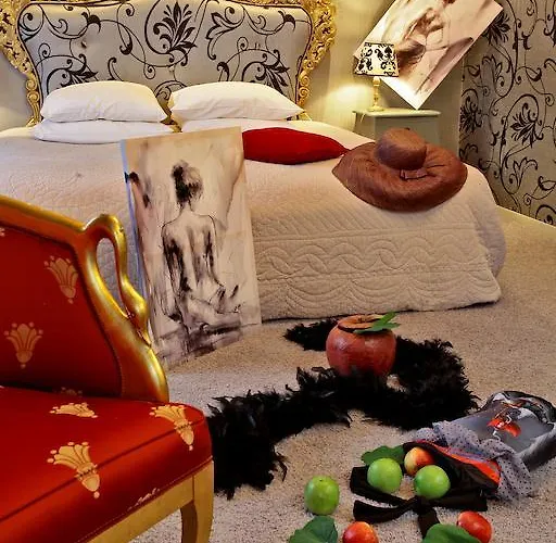 Hotel Logis Saint-jacques Saint-Saud-Lacoussière