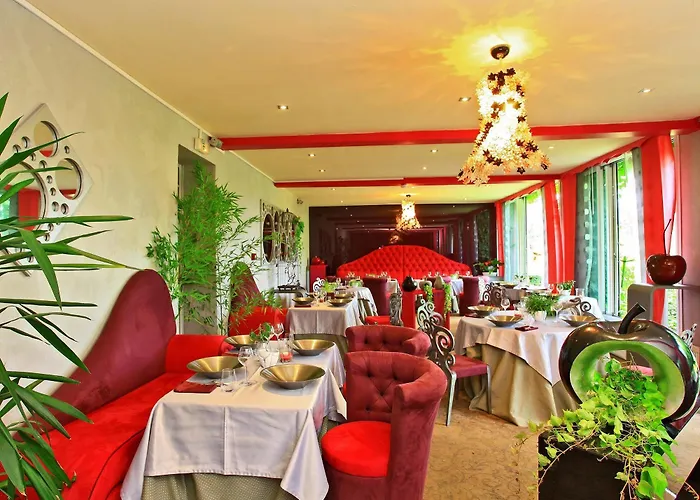 Logis Saint-jacques Hotel Saint-Saud-Lacoussière