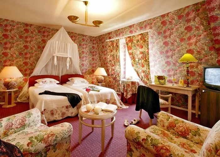 Logis Saint-jacques Hotel 3*